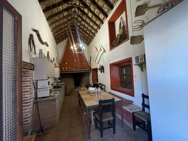 4 slaapkamer Finca/Landhuis te koop in Ecija - € 349.000 (Ref: 9525040)