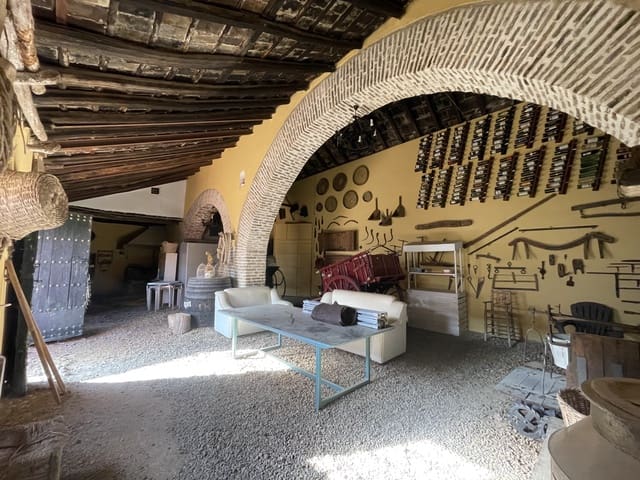 4 slaapkamer Finca/Landhuis te koop in Ecija - € 349.000 (Ref: 9525040)