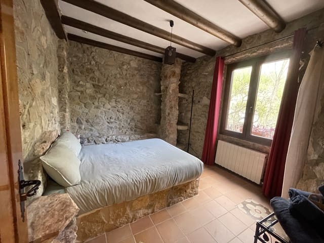 Chalet de 4 habitaciones en Algarinejo en venta - 250.000 € (Ref: 9707611)