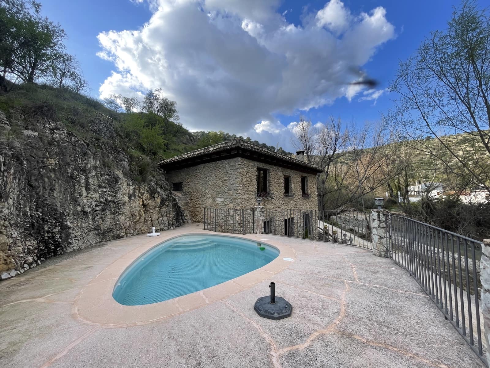 4 bedroom Villa for sale in Algarinejo - € 250,000 (Ref: 9707611)