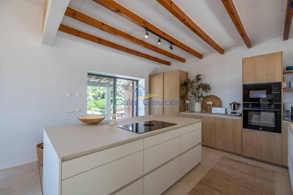 5 bedroom Villa for sale in Felanitx - € 2,390,000 (Ref: 10055363)