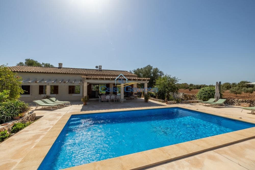 5 bedroom Villa for sale in Felanitx - € 2,390,000 (Ref: 10055363)