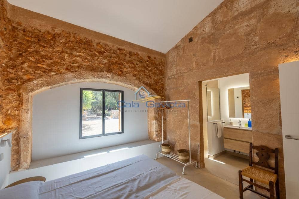 5 bedroom Villa for sale in Felanitx - € 2,390,000 (Ref: 10055363)