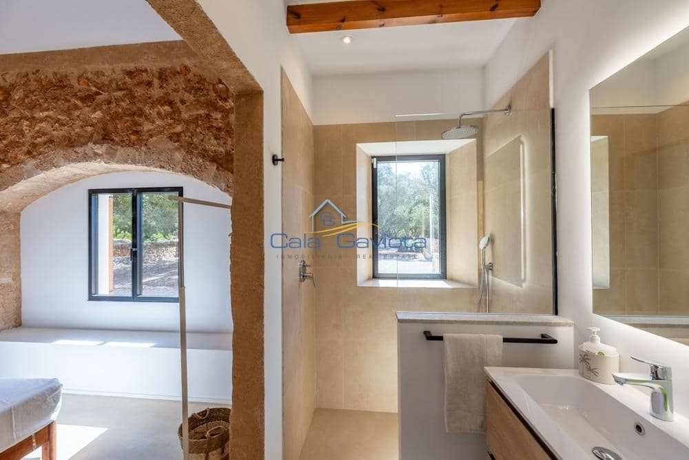 5 bedroom Villa for sale in Felanitx - € 2,390,000 (Ref: 10055363)