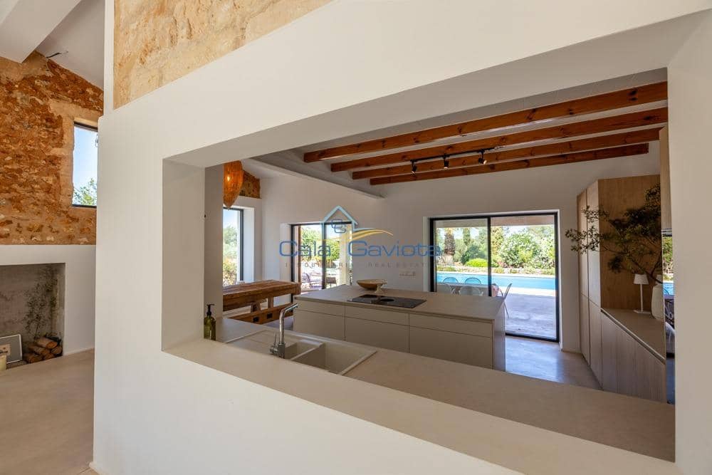 5 bedroom Villa for sale in Felanitx - € 2,390,000 (Ref: 10055363)