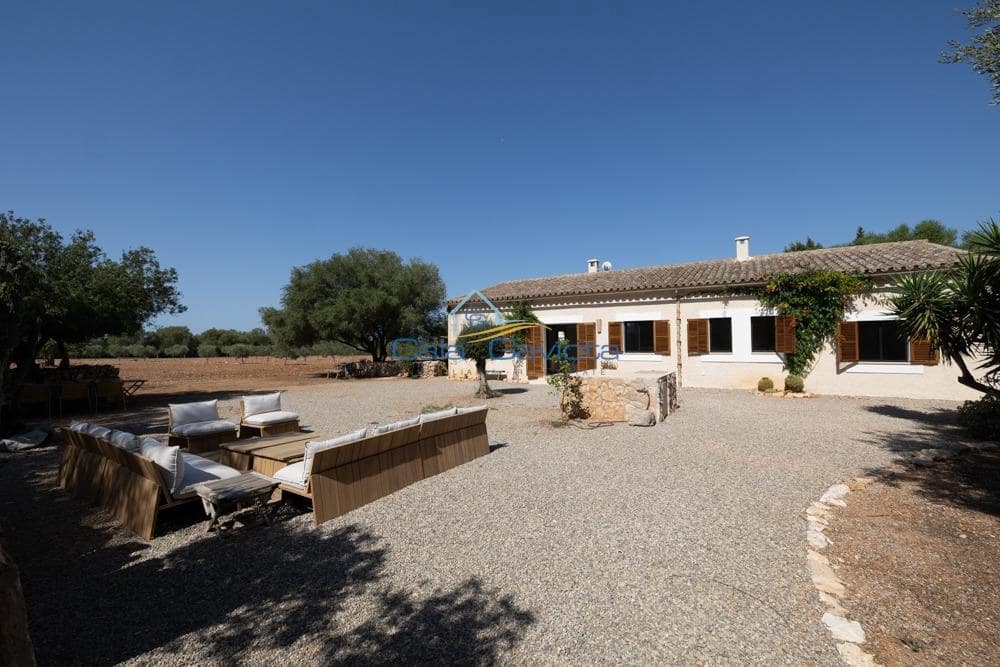 5 bedroom Villa for sale in Felanitx - € 2,390,000 (Ref: 10055363)