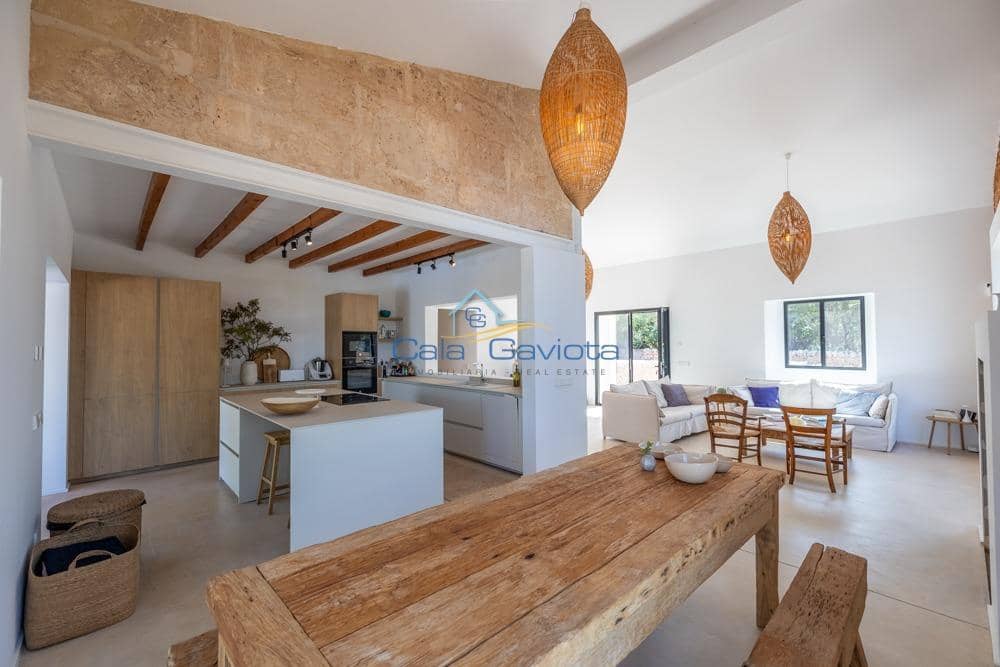 5 bedroom Villa for sale in Felanitx - € 2,390,000 (Ref: 10055363)