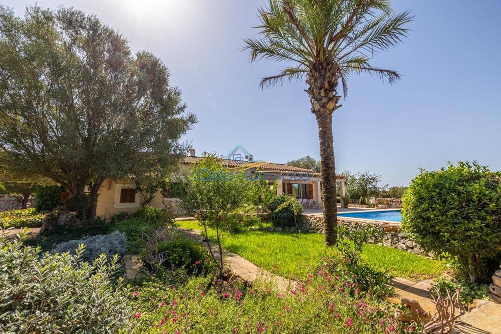 5 bedroom Villa for sale in Felanitx - € 2,390,000 (Ref: 10055363)