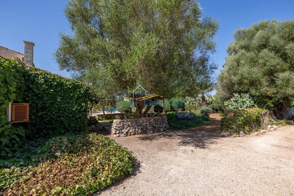 5 bedroom Villa for sale in Felanitx - € 2,390,000 (Ref: 10055363)