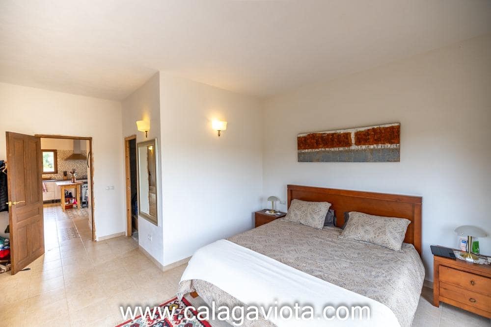 3 bedroom Villa for sale in Ses Salines with pool - € 1,480,000 (Ref: 10109765)