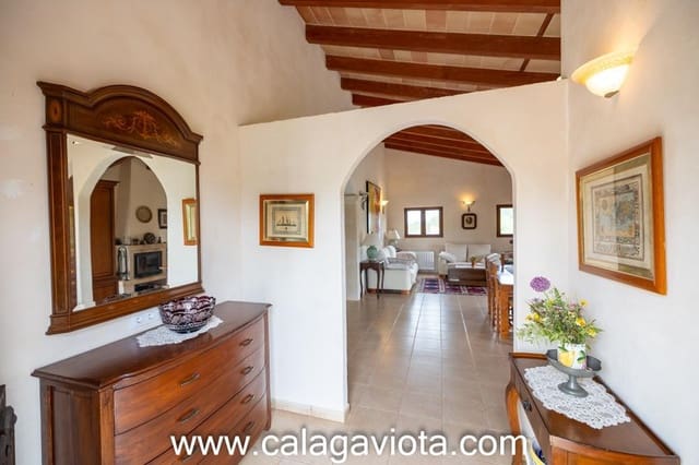 3 bedroom Villa for sale in Ses Salines with pool - € 1,480,000 (Ref: 10109765)