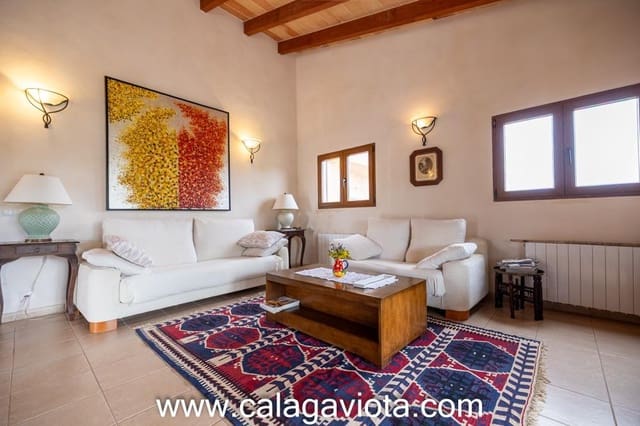 3 bedroom Villa for sale in Ses Salines with pool - € 1,480,000 (Ref: 10109765)
