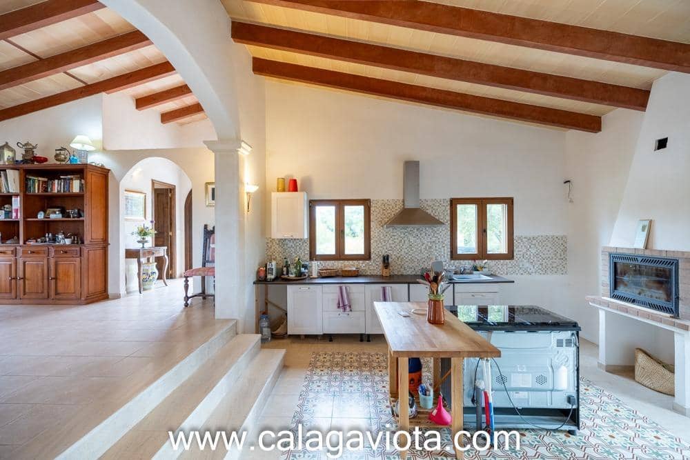 3 bedroom Villa for sale in Ses Salines with pool - € 1,480,000 (Ref: 10109765)