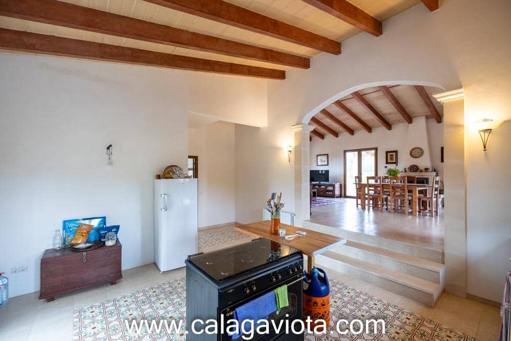 3 bedroom Villa for sale in Ses Salines with pool - € 1,480,000 (Ref: 10109765)