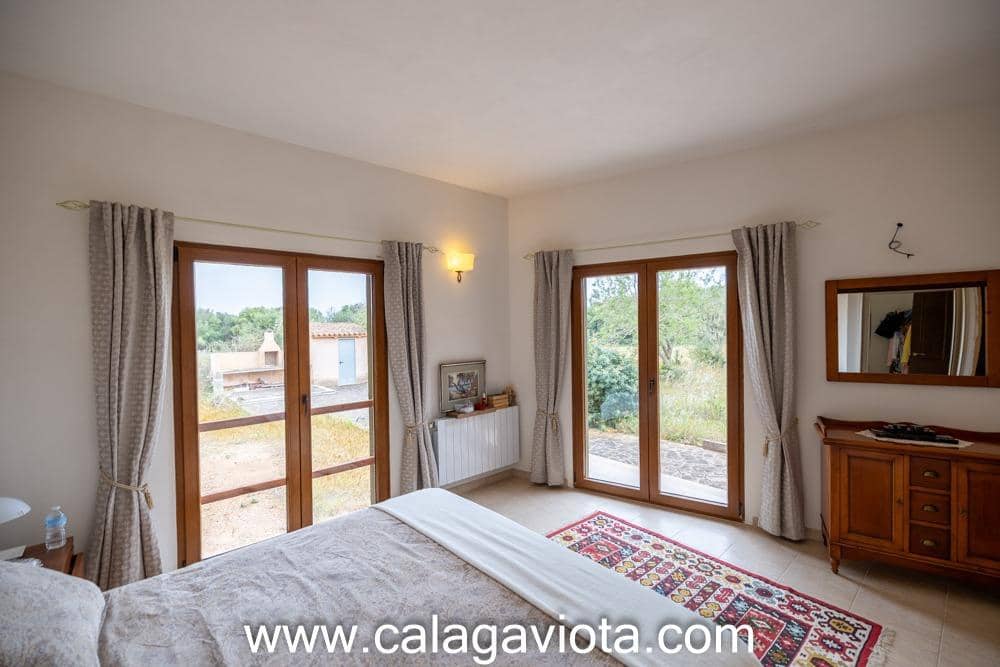 3 bedroom Villa for sale in Ses Salines with pool - € 1,480,000 (Ref: 10109765)