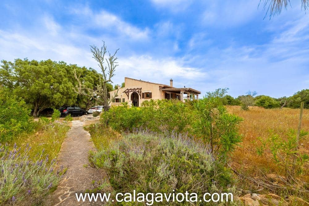 3 bedroom Villa for sale in Ses Salines with pool - € 1,480,000 (Ref: 10109765)