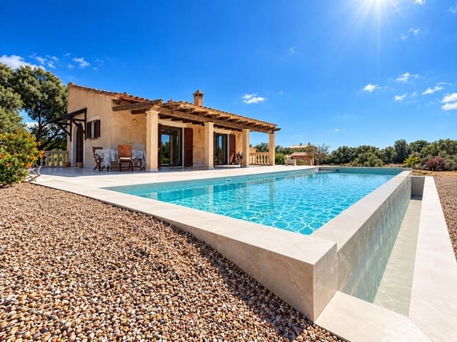 3 bedroom Villa for sale in Ses Salines with pool - € 1,480,000 (Ref: 10109765)