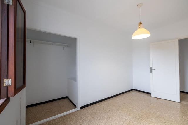 6 makuuhuone Asunto myytävänä paikassa Ses Salines - 350 000 € (Ref: 10148877)
