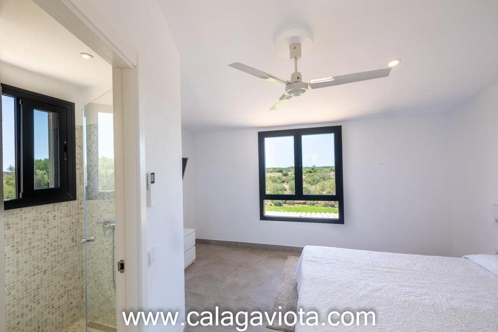 4 slaapkamer Villa te koop in Ses Salines met zwembad garage - € 1.900.000 (Ref: 10187159)