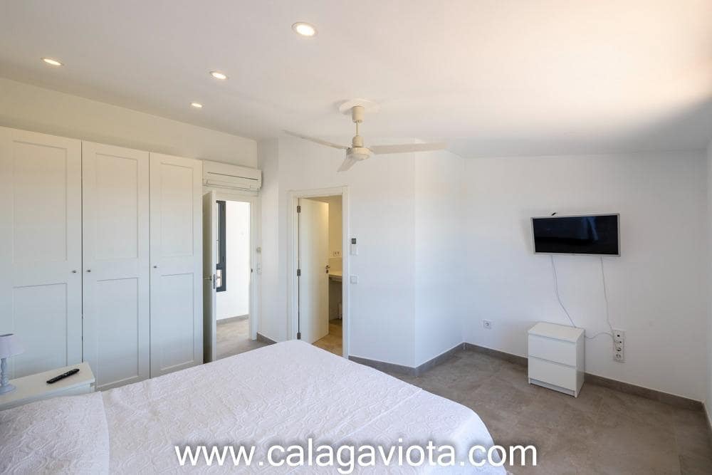 4 slaapkamer Villa te koop in Ses Salines met zwembad garage - € 1.900.000 (Ref: 10187159)