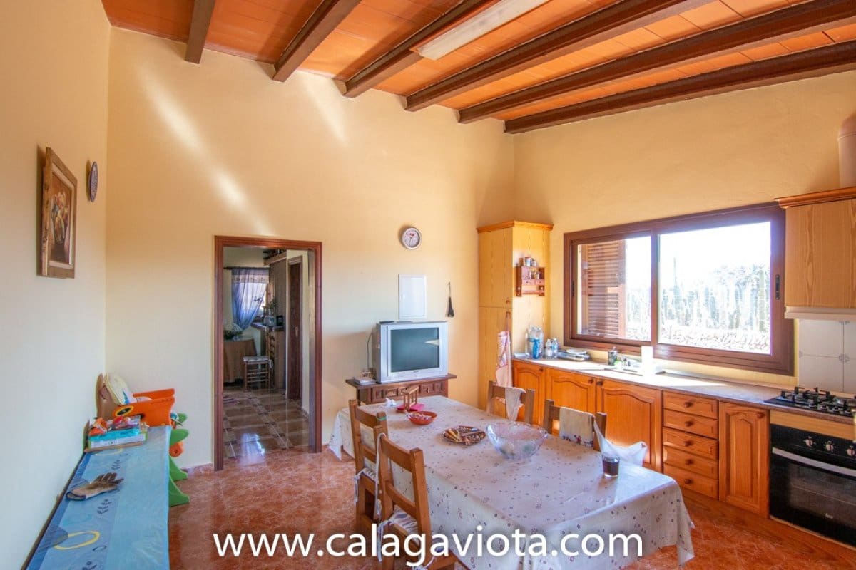 2 soveværelse Villa til salg i Ses Salines med swimmingpool - € 600.000 (Ref: 7168147)