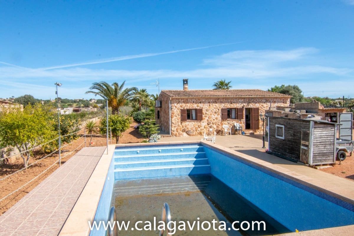 2 soveværelse Villa til salg i Ses Salines med swimmingpool - € 600.000 (Ref: 7168147)