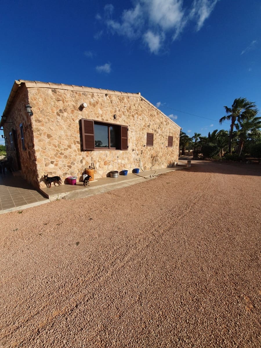 2 soveværelse Villa til salg i Ses Salines med swimmingpool - € 600.000 (Ref: 7168147)