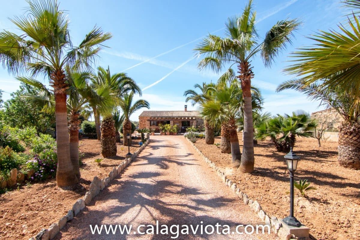 2 soveværelse Villa til salg i Ses Salines med swimmingpool - € 600.000 (Ref: 7168147)