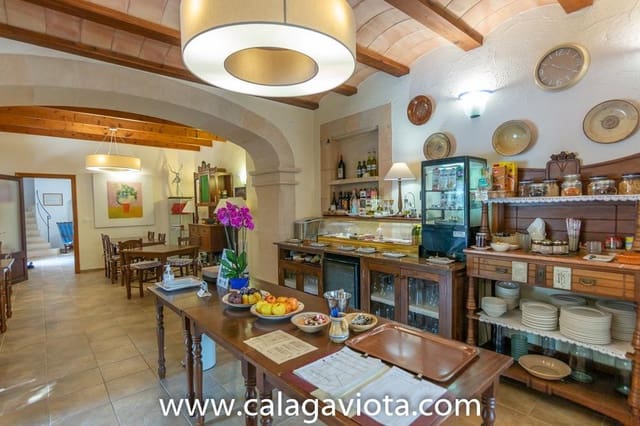13 soveværelse Hotel til salg i Colonia de Sant Jordi, Ses Salines - € 6.500.000 (Ref: 7168148)