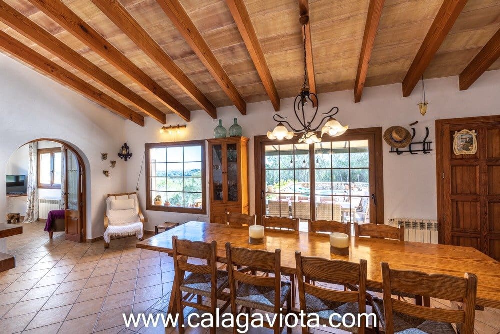 4 soveværelse Villa til salg i Portocolom med swimmingpool - € 1.490.000 (Ref: 7168184)