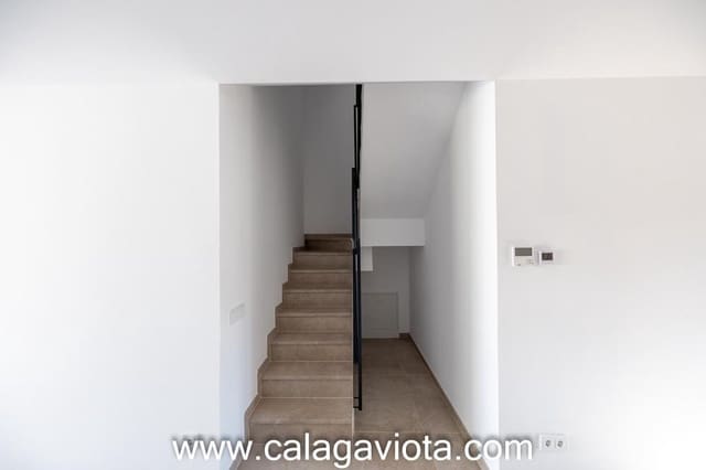 3 slaapkamer Rijtjeshuis te koop in Colonia de Sant Jordi, Ses Salines met zwembad garage - € 640.000 (Ref: 7782522)