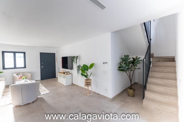 2 makuuhuone Rivitalo myytävänä paikassa Colonia de Sant Jordi, Ses Salines mukana uima-altaan 
autotalli - 660 000 € (Ref: 7782523)