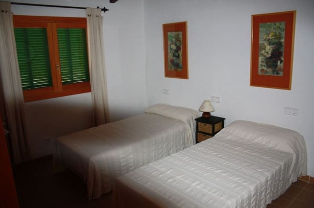 Teren niezagospodarowany na sprzedaż w Ses Salines - 470 000 € (Ref: 8343294)