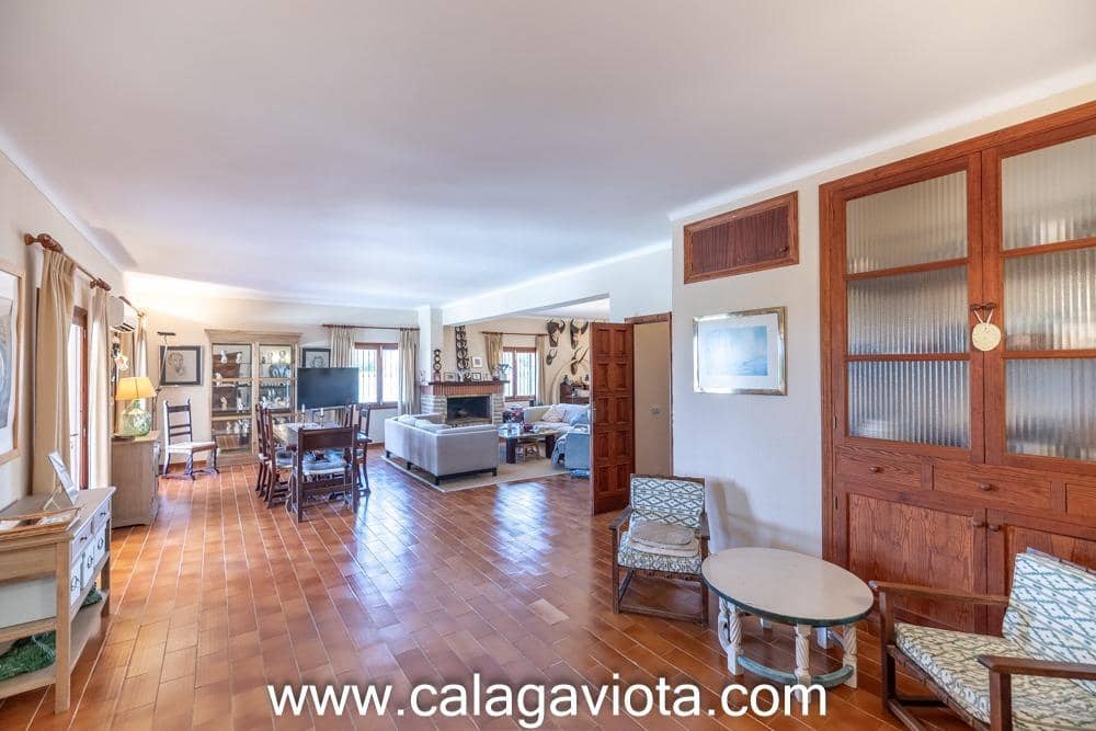 6 soveværelse Byhus til salg i Ses Salines med swimmingpool - € 2.750.000 (Ref: 8343298)