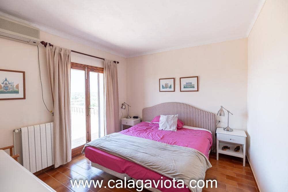 6 soveværelse Byhus til salg i Ses Salines med swimmingpool - € 2.750.000 (Ref: 8343298)