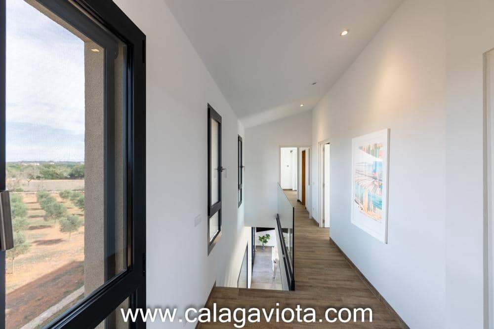 5 bedroom Villa for sale in Ses Salines with pool - € 3,250,000 (Ref: 8652373)