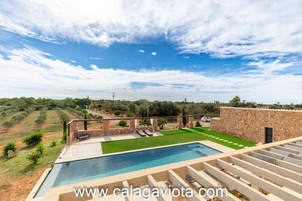 5 bedroom Villa for sale in Ses Salines with pool - € 3,250,000 (Ref: 8652373)