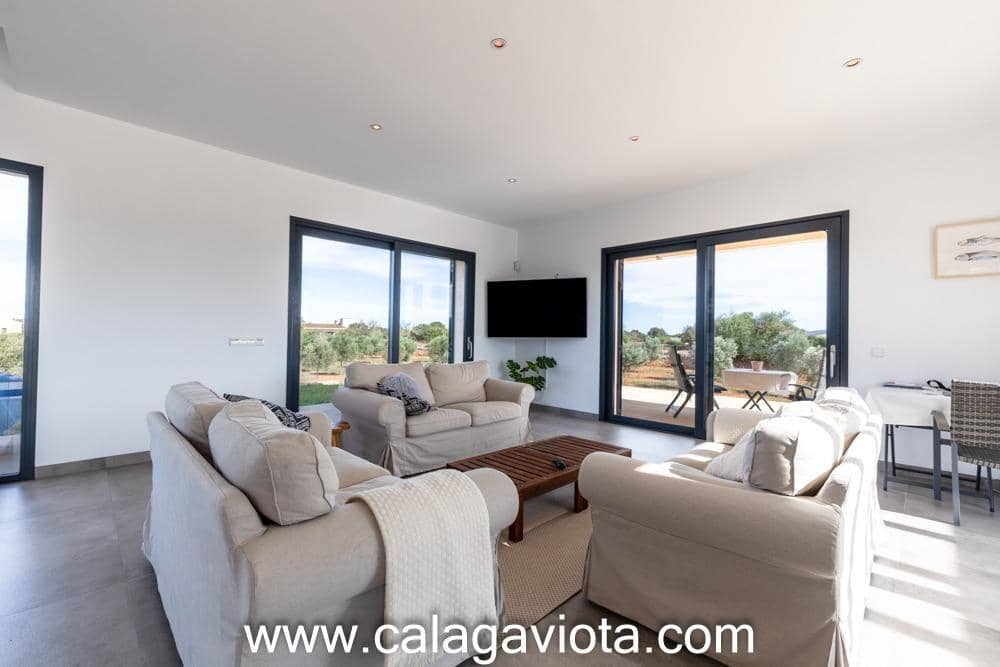 5 bedroom Villa for sale in Ses Salines with pool - € 3,250,000 (Ref: 8652373)