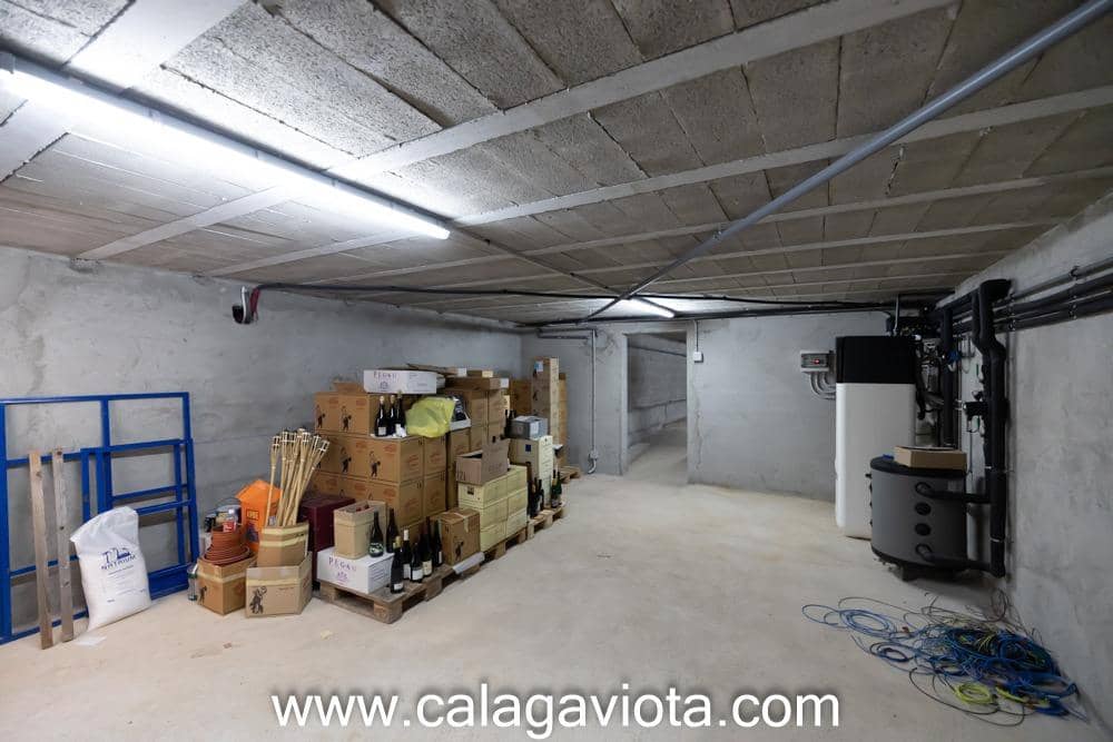 5 bedroom Villa for sale in Ses Salines with pool - € 3,250,000 (Ref: 8652373)