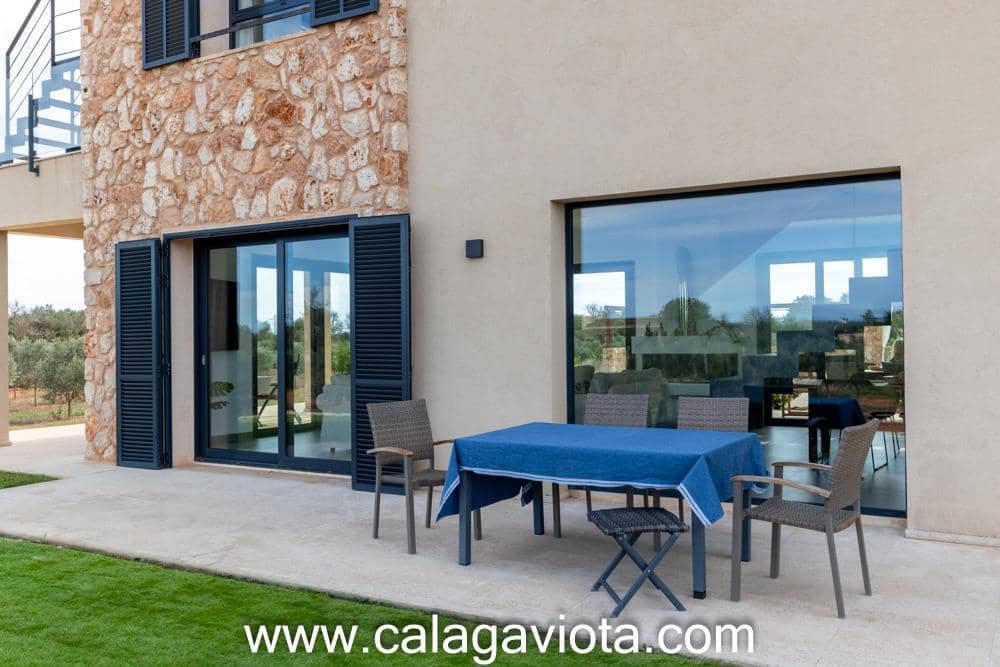 5 bedroom Villa for sale in Ses Salines with pool - € 3,250,000 (Ref: 8652373)