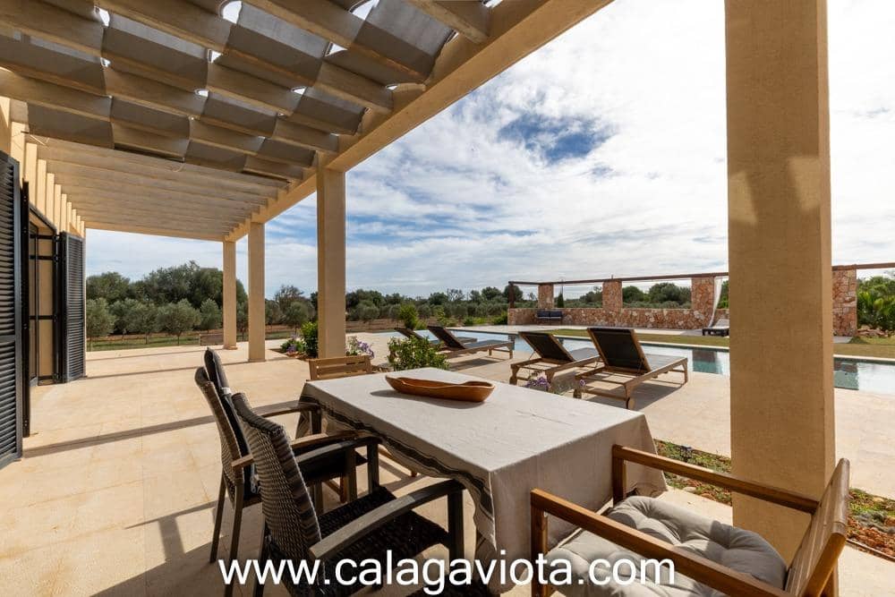 5 bedroom Villa for sale in Ses Salines with pool - € 3,250,000 (Ref: 8652373)