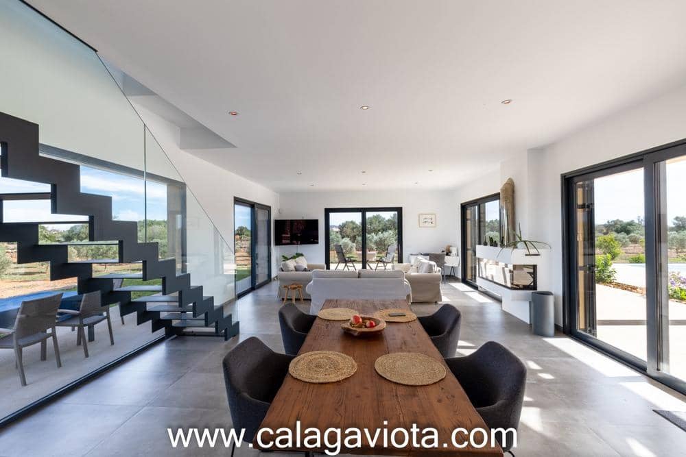 5 bedroom Villa for sale in Ses Salines with pool - € 3,250,000 (Ref: 8652373)