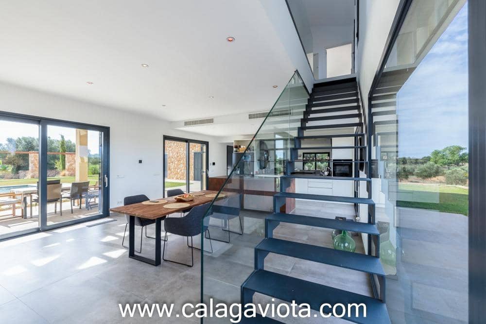 5 bedroom Villa for sale in Ses Salines with pool - € 3,250,000 (Ref: 8652373)