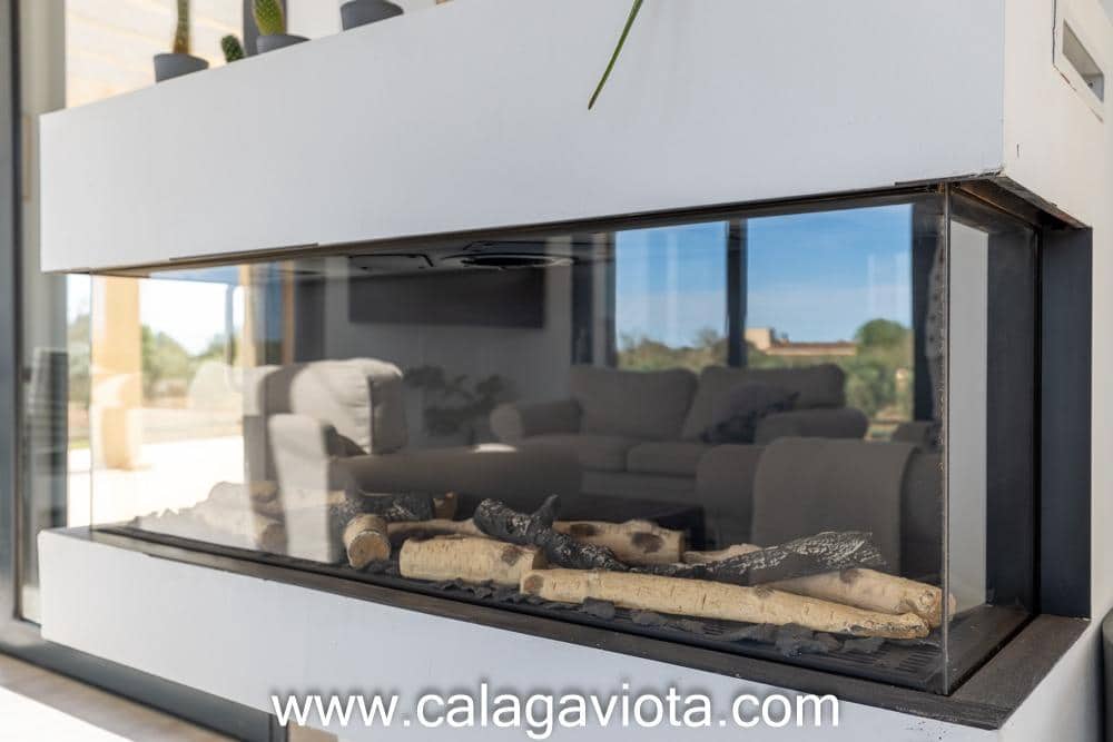 5 bedroom Villa for sale in Ses Salines with pool - € 3,250,000 (Ref: 8652373)