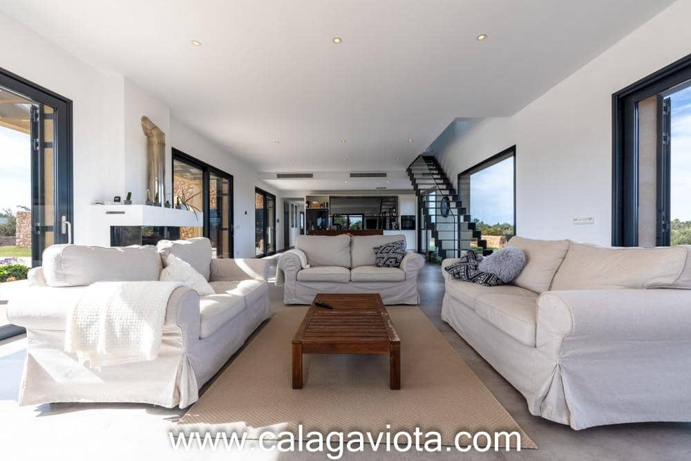 5 bedroom Villa for sale in Ses Salines with pool - € 3,250,000 (Ref: 8652373)