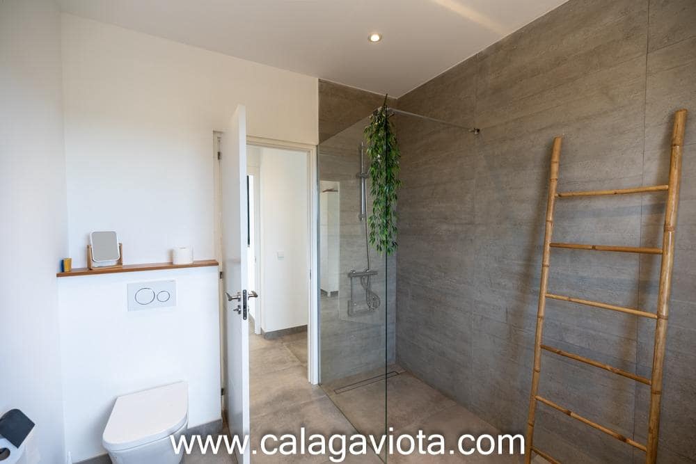 5 bedroom Villa for sale in Ses Salines with pool - € 3,250,000 (Ref: 8652373)