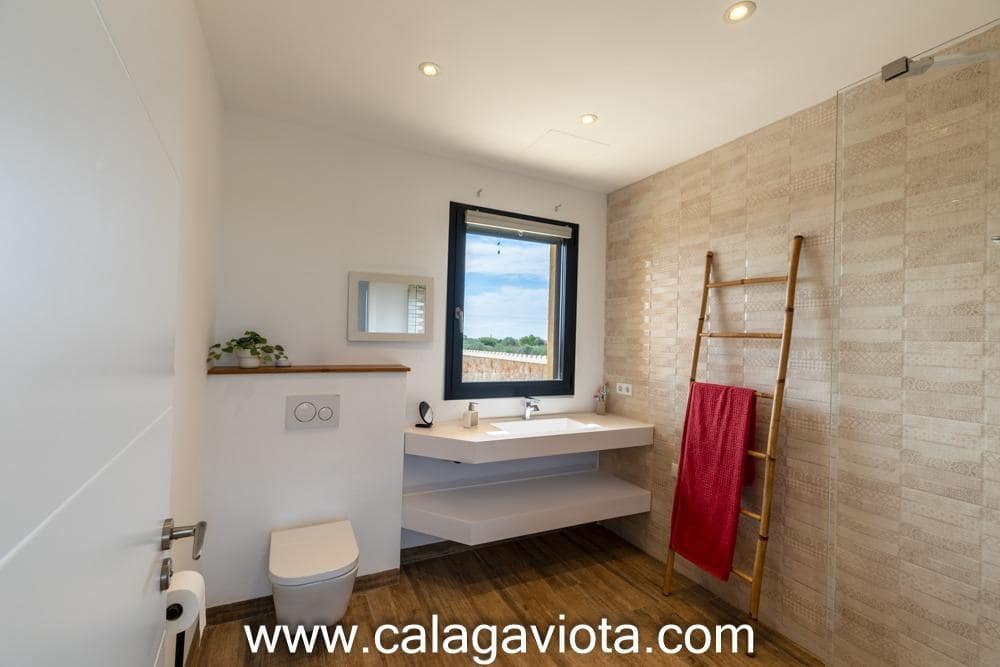 5 bedroom Villa for sale in Ses Salines with pool - € 3,250,000 (Ref: 8652373)