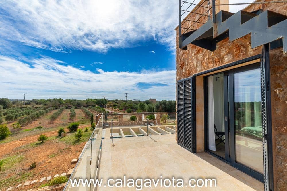 5 bedroom Villa for sale in Ses Salines with pool - € 3,250,000 (Ref: 8652373)