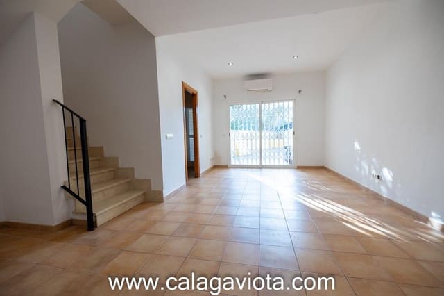 4 soveværelse Rækkehus til salg i Ses Salines med garage - € 585.000 (Ref: 8789580)