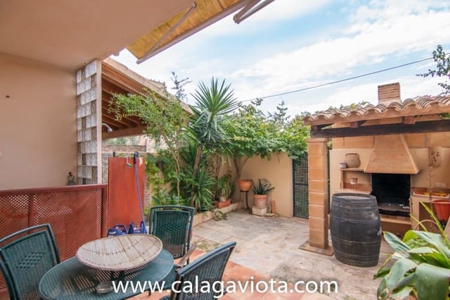 Villa/Maison Mitoyenne de 3 chambres à louer à Ses Salines - 1 600 € (Ref: 9004880)